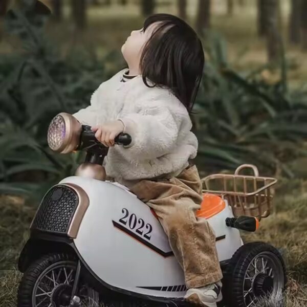 Chengji Kid Toy Tricycle Electric Bike Retro Multifunctional Baby Rechargeable Electric Motorcycle for Children - Image 5